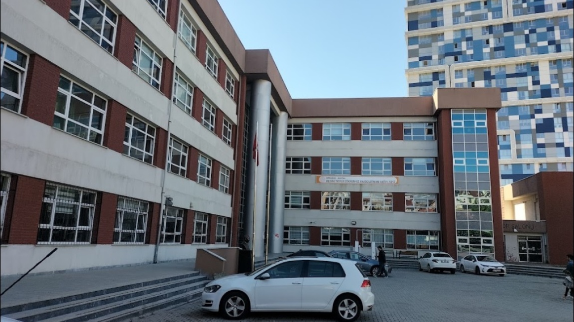 Medine Tayfur Sökmen Kız Anadolu İmam Hatip Lisesi Fotoğrafı